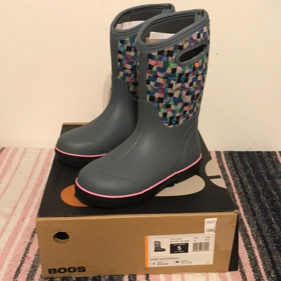 Bogs Other - BOGS Youth Classic II Checkered waterproof Boot Size 5